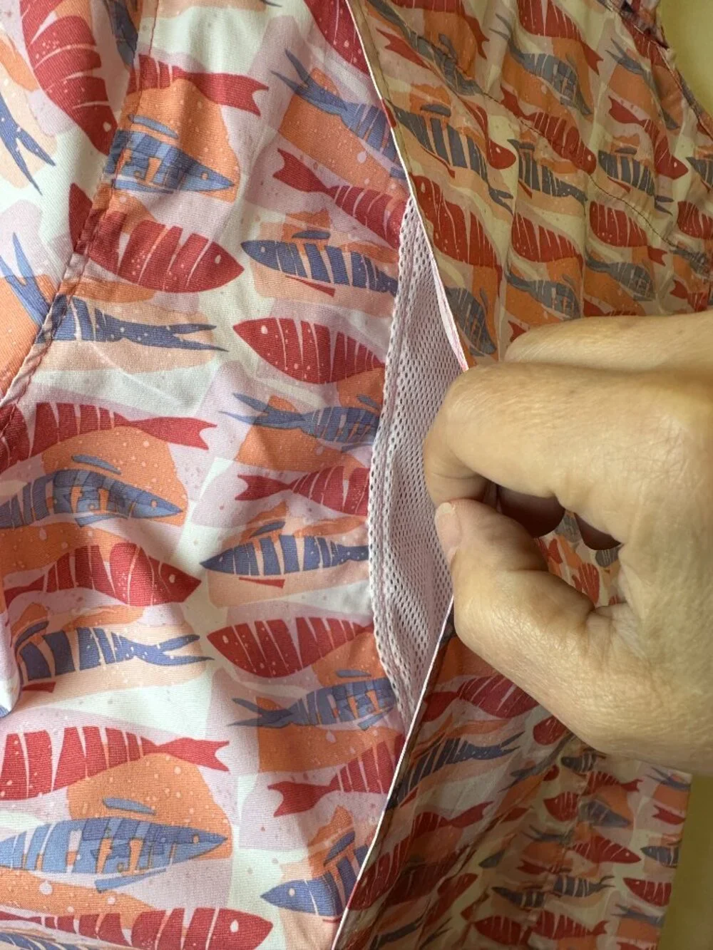 L.L. Bean Shirt Tropicwear Womens Button Up Short Sleeve Vented Fish Print M - Picture 8 of 11